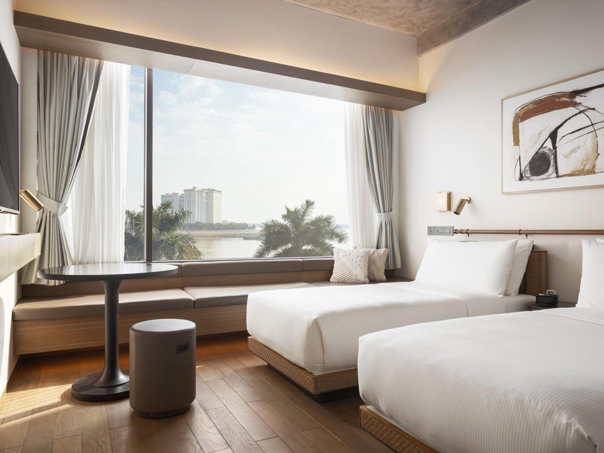 Hotel KVL Phnom-Penh Buitenkant foto